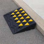 Heavy-Duty Rubber Kerb Ramp (100–200mm Height) – Smooth Access for Vehicles, Trolleys & Wheelchairs