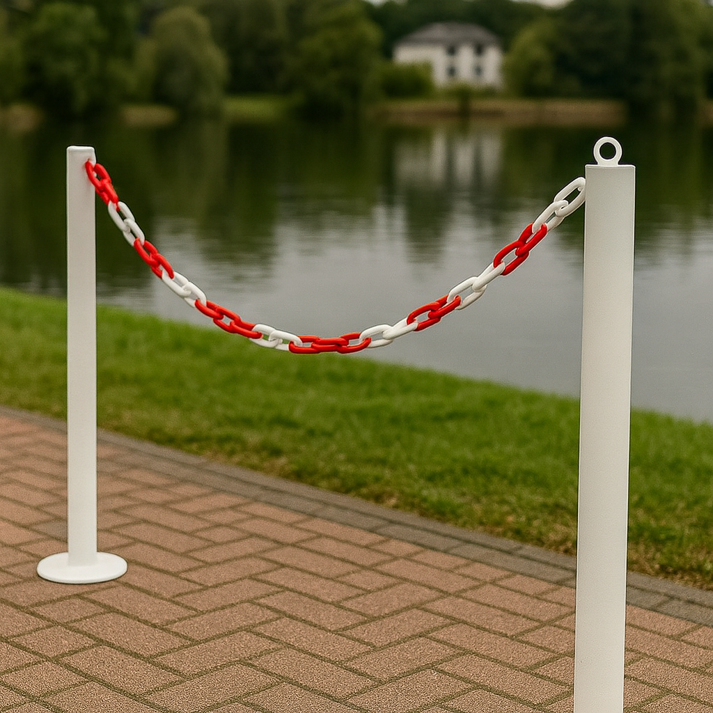 Durable Red & White Plastic Chain – Ideal for Safety Posts & Zone Marking (Sold per Metre)